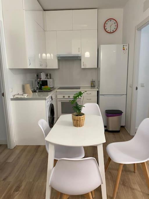 Apartamento Tu Hogar Temporal En Con Excelente Ubicacion *